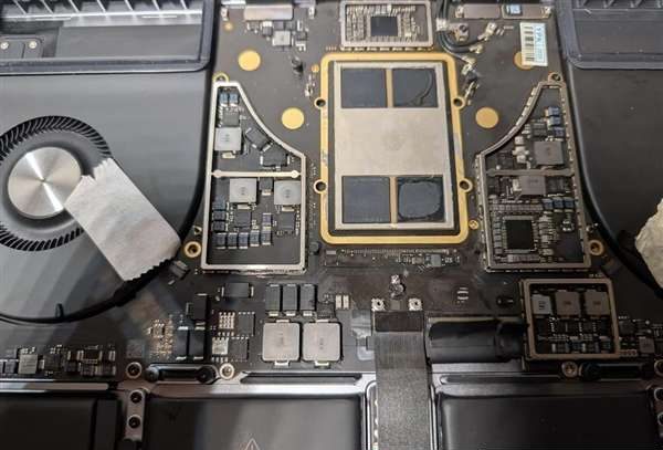 M1 Max主板烧穿一个洞!维修达人搬板修复:省下一台MacBook的钱
