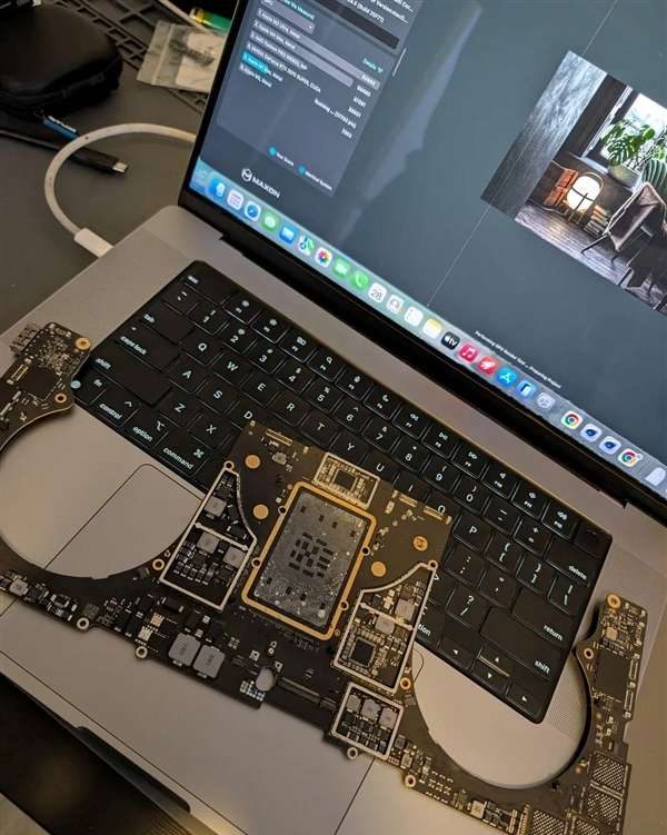 M1 Max主板烧穿一个洞!维修达人搬板修复:省下一台MacBook的钱